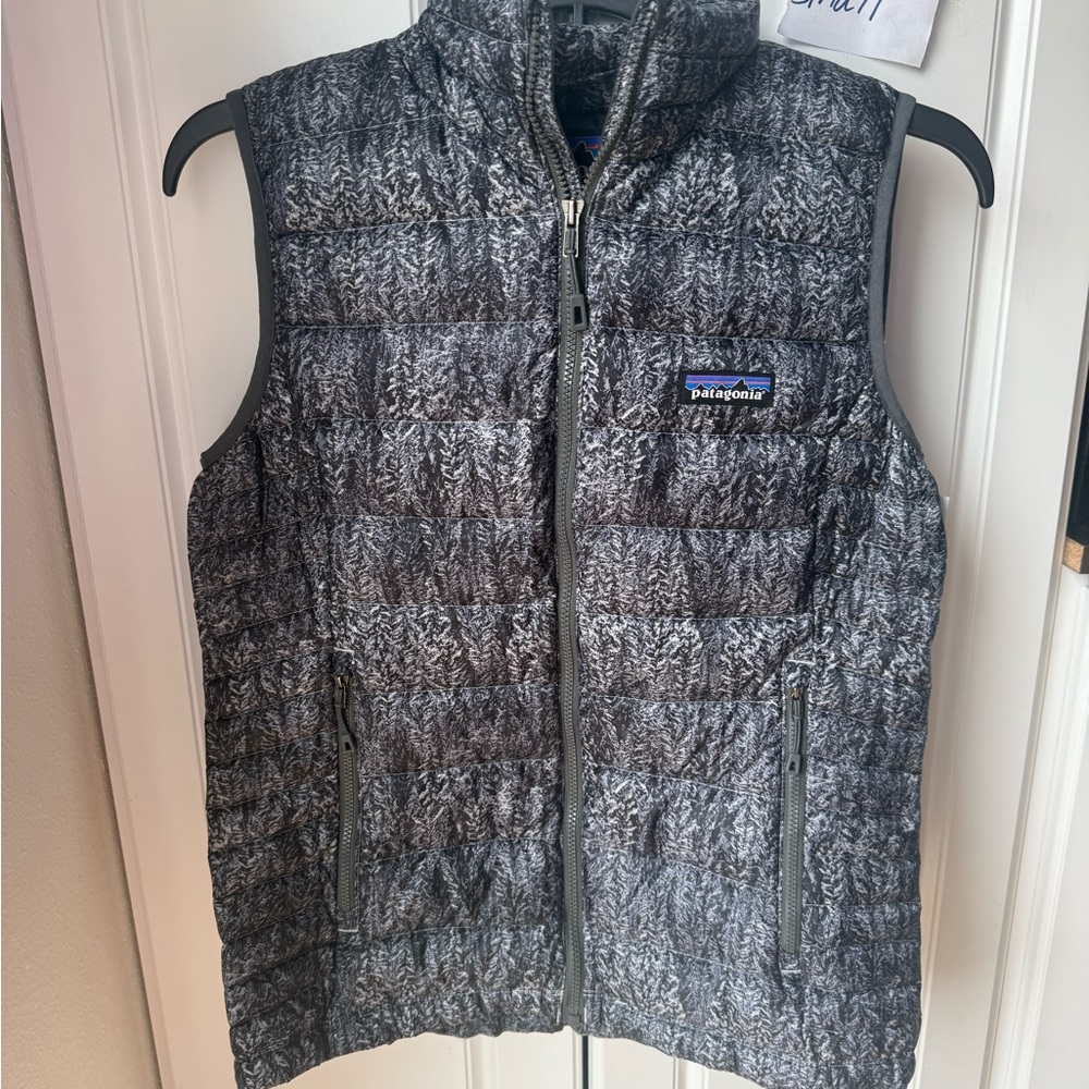 Patagonia women’s small Gray Puffer down sweater Vest